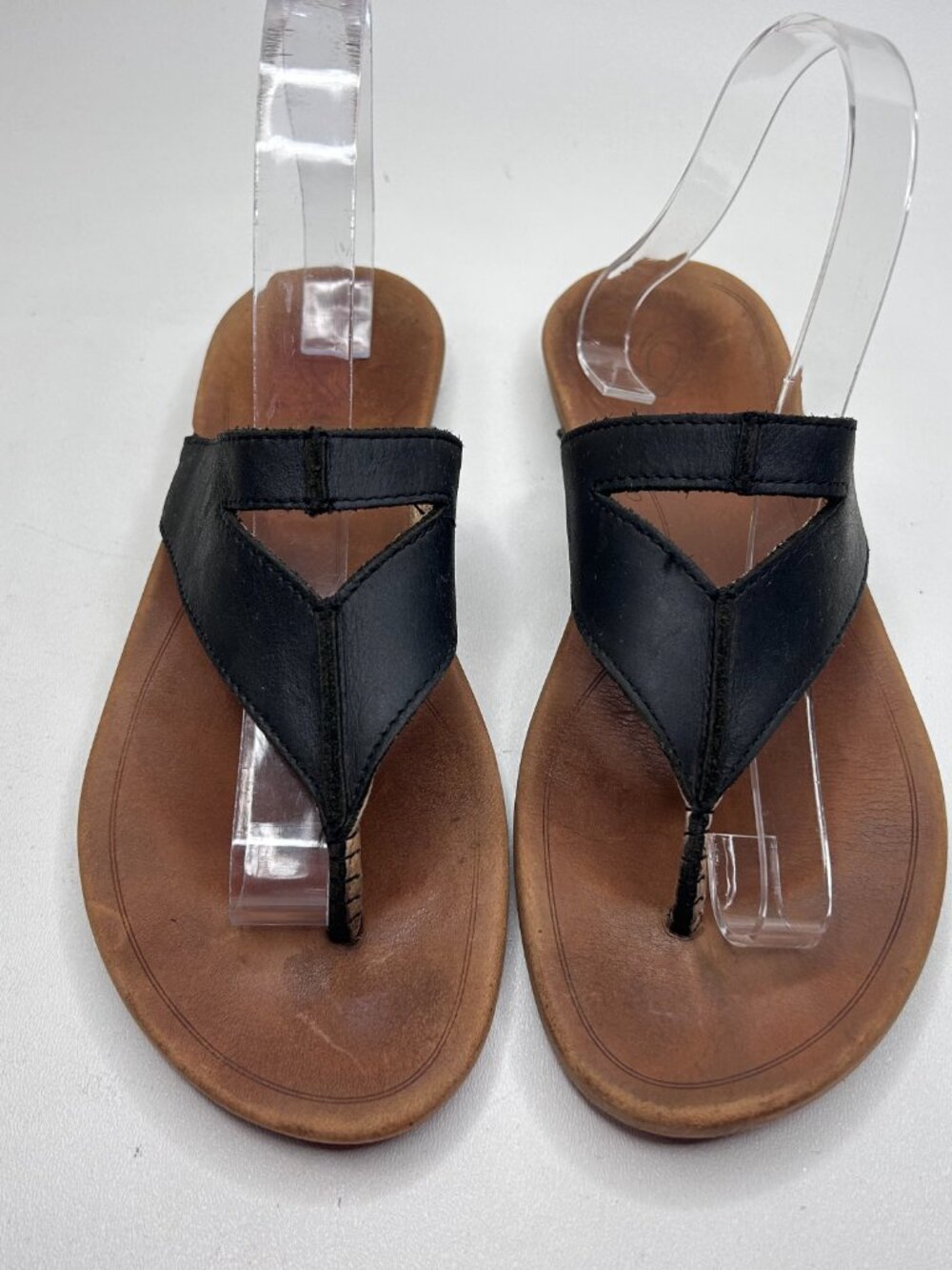 OluKai Lala Sandals Womens 10/40 Blk Leather Thong Flip Flop Shoes Beach Casual